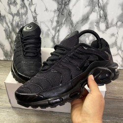 NIKE TN NEGRA