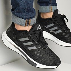 ADIDAS ULTRABOUNCE NEGRO/BLANCO